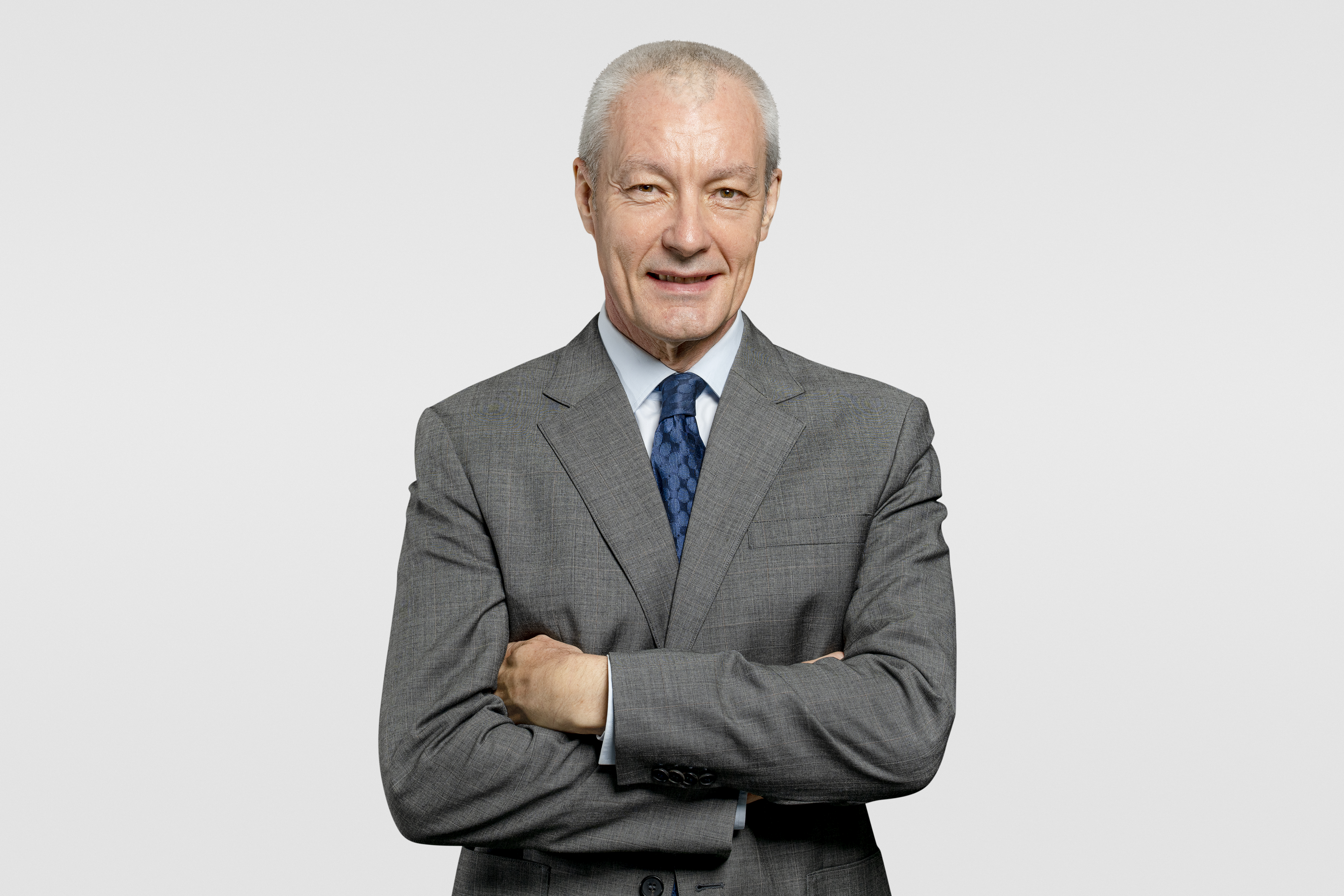 Dr. Carlos Mendes